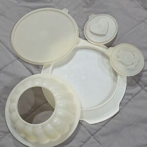 Tupperware‎ Cream Kitchen Set